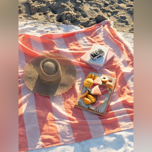 Tofino Towel Co. Jilly Summer Stripe Throw indoor/outdoor towel/throw - Picture 7 of 7